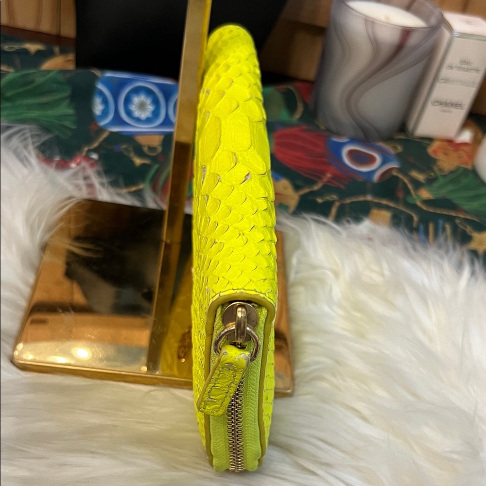 Tory Burch Neon Yellow Green Python Embossed Zipp… - image 6